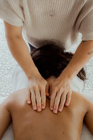 rygmassage-triggerpunkter-bindevævsmassage-helkropsmassage-massage samsø-behandlinger