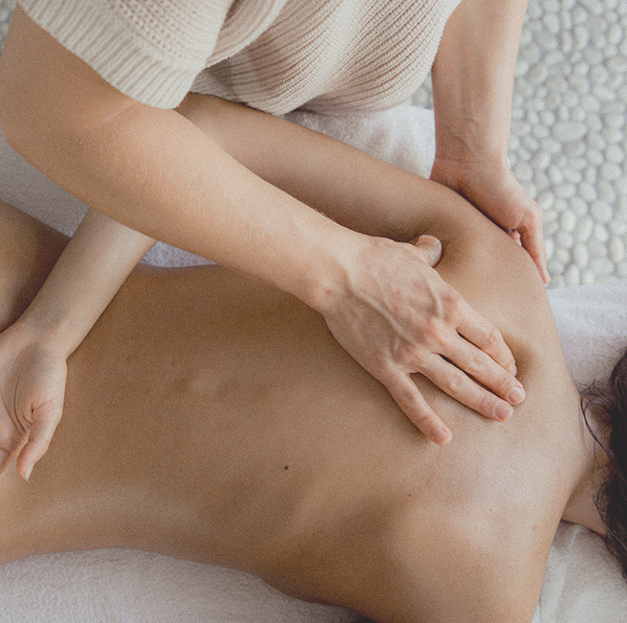 dybvævsmassage -deep touch - treatments - fysiurgusk massage - dybvævsmassage - behandlinger