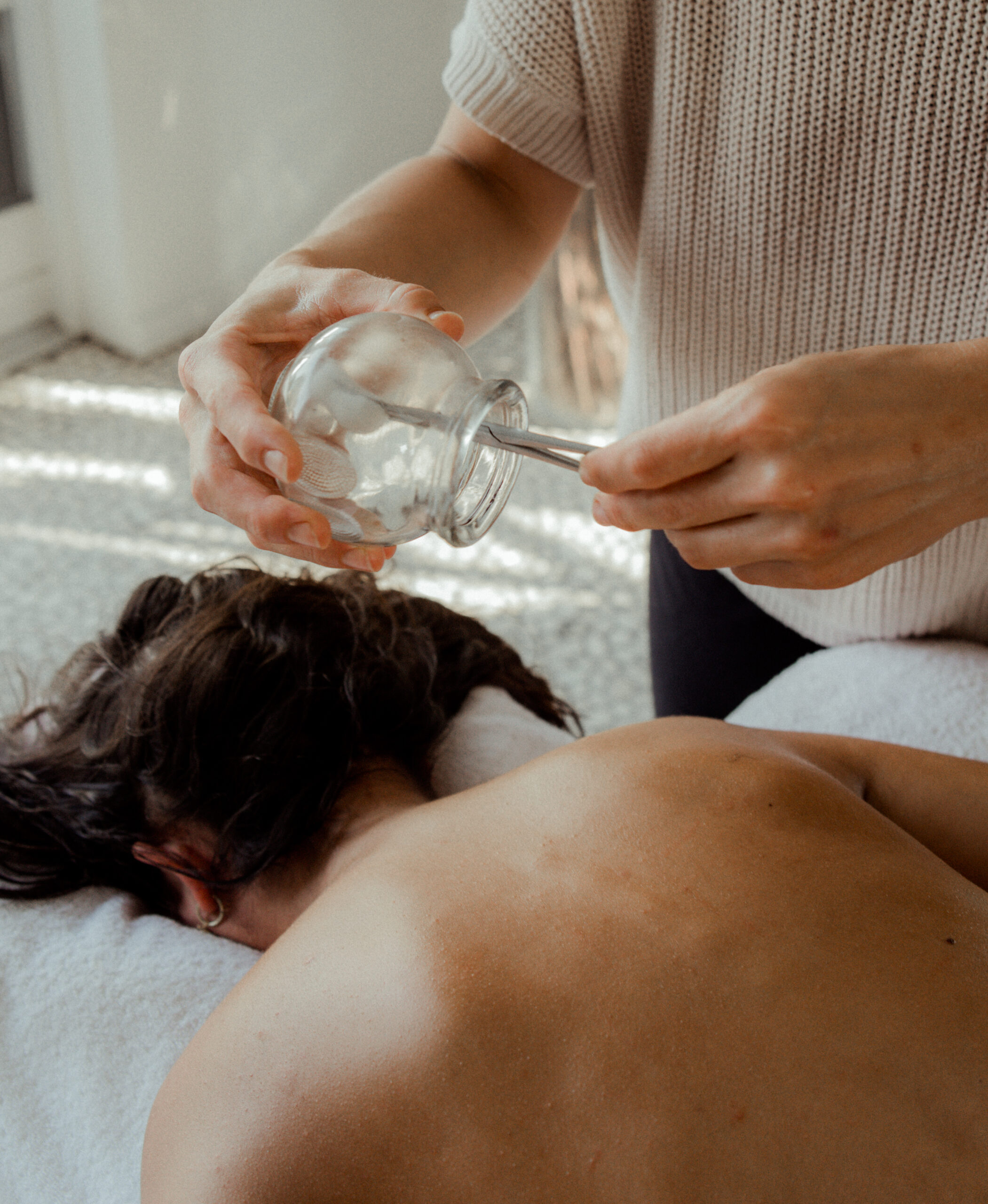 cupping-kinesisk terapi-cupping massage-cupping samsø-behandler danmark- massage samsø